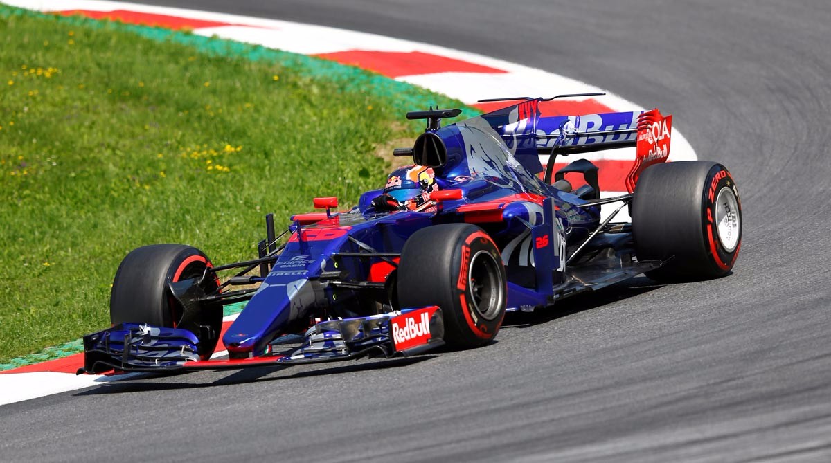 哈斯车队鏖战索伯车队,塞恩斯带队取胜 哈斯车队鏖战索伯车队,塞恩斯带队取胜