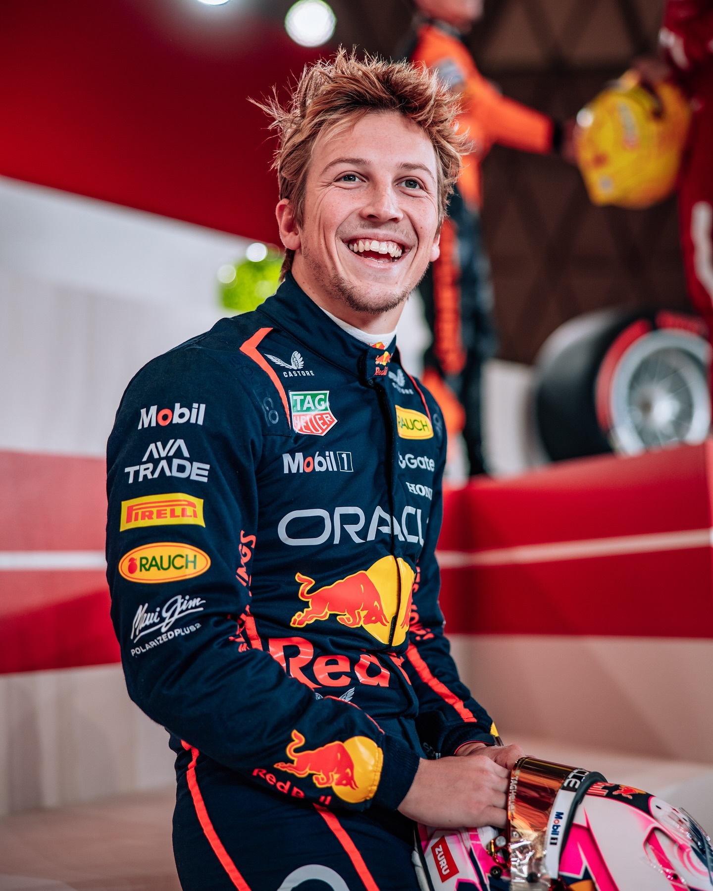 红牛车队绝杀阿斯顿马丁,汉密尔顿点燃赛场 红牛车队绝杀阿斯顿马丁,汉密尔顿点燃赛场